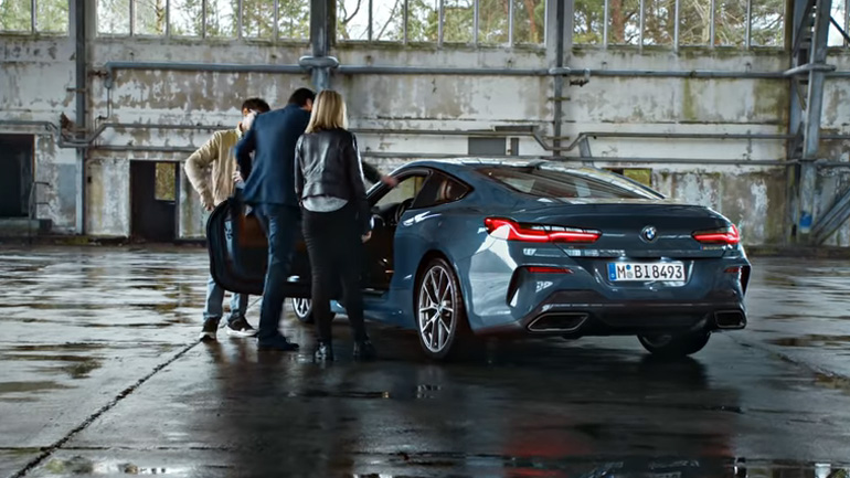 Η νέα BMW Series 8 ξεκλειδώνει από το smartphone